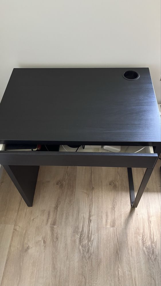 Комп’ютерний стіл ikea