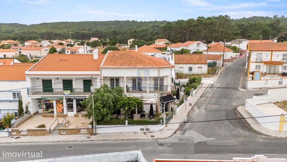 Prédio para Venda na Foz do Arelho – T3 + Espaço Comercial Arrendado