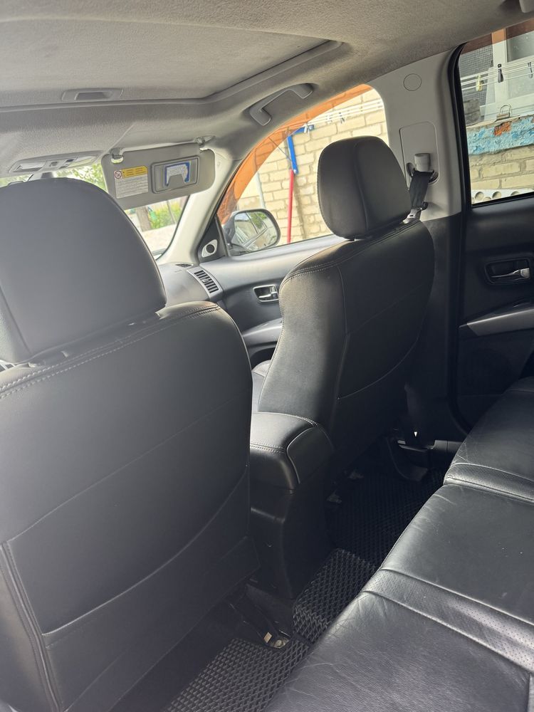 Продам Mitsubishi Outlander XL 2008
