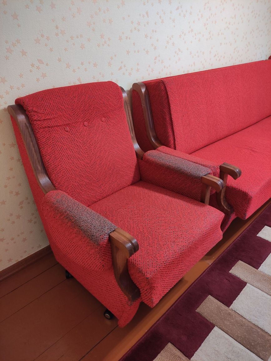 Розкладний диван з кріслами
