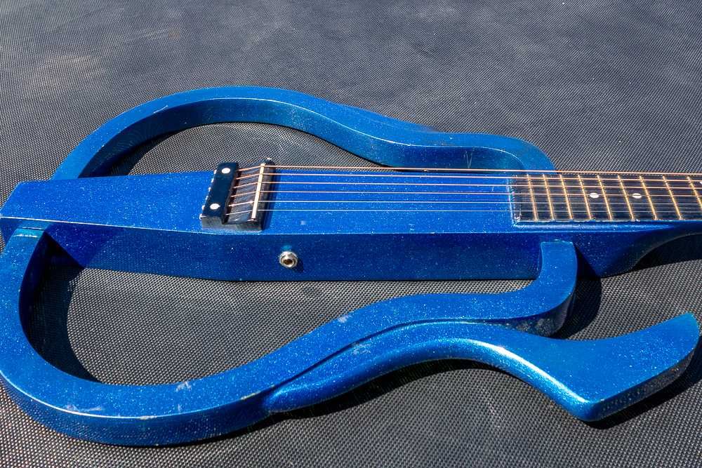 "Тиха" електроакустина гітара Jisheng