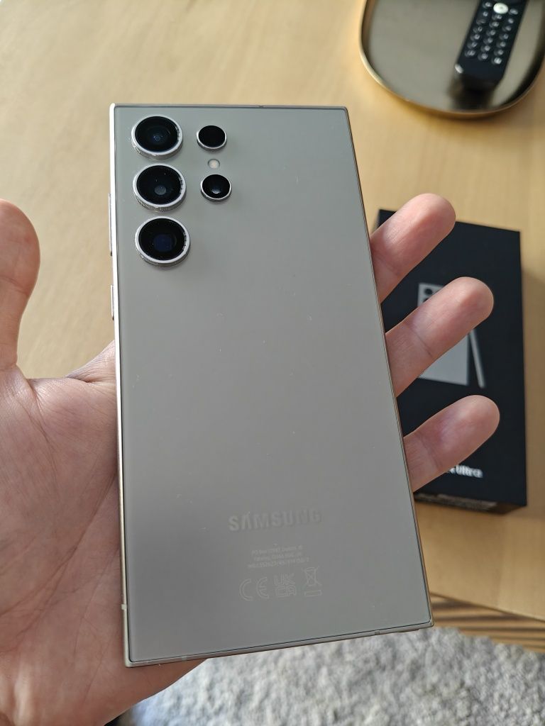 Samsung S24 Ultra 512 GB - Como novo