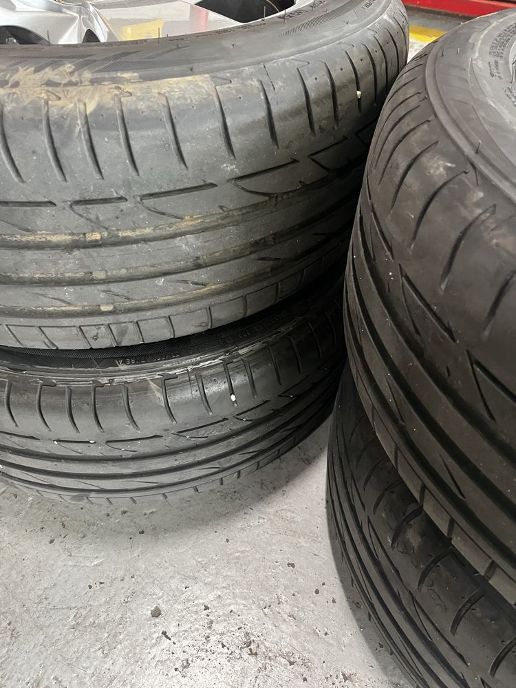 Jantes Audi 17 c/ pneus 225/50/17 RFT
