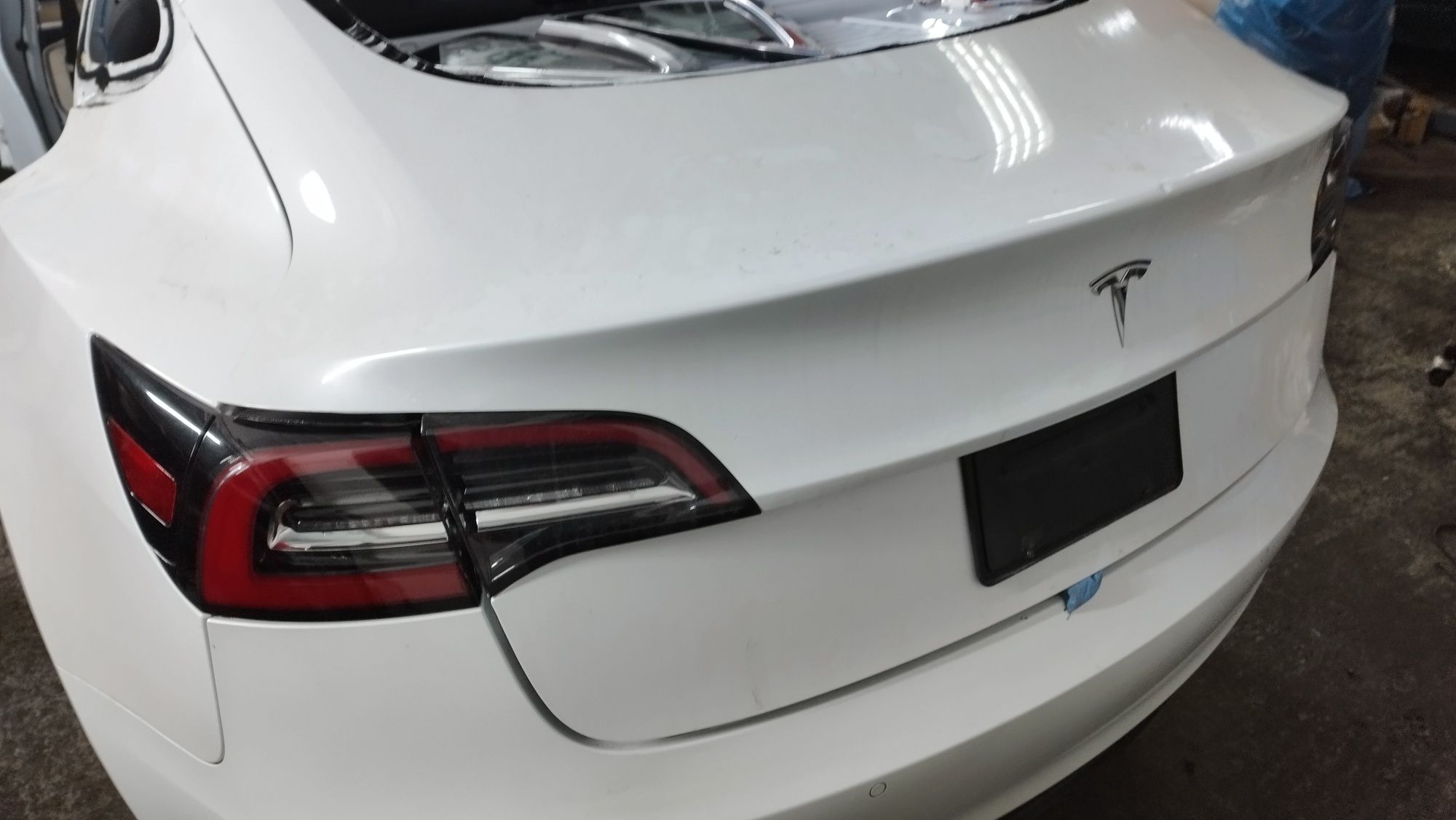 Кришка багажника Tesla Model 3 тесла