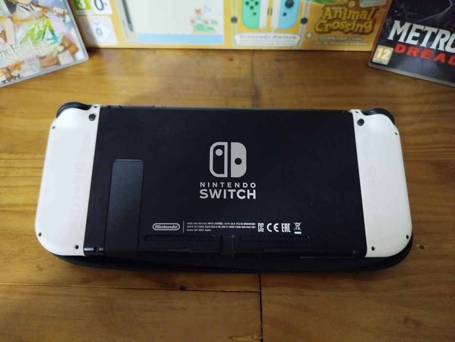 Nintendo switch 1 ( versão animal crossing) ( VENDO APENAS EM ÉVORA )