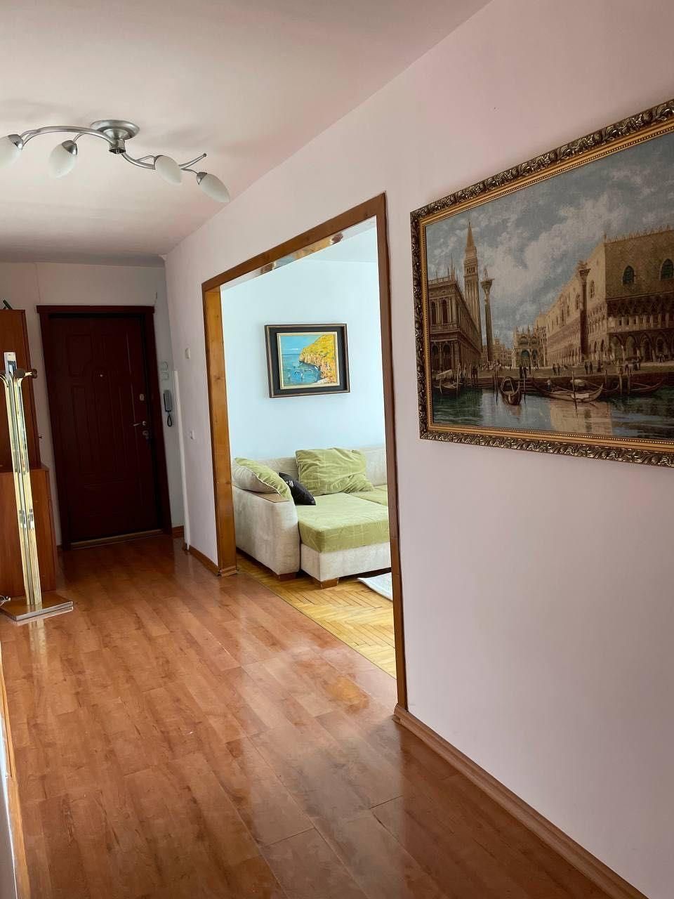 Продам 3 кімнатну квартиру в ЦЕНТРІ