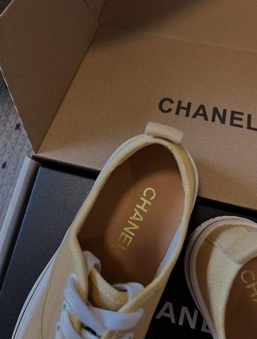 Chanel retro sneakers – wersja canvas w stylu akademickim