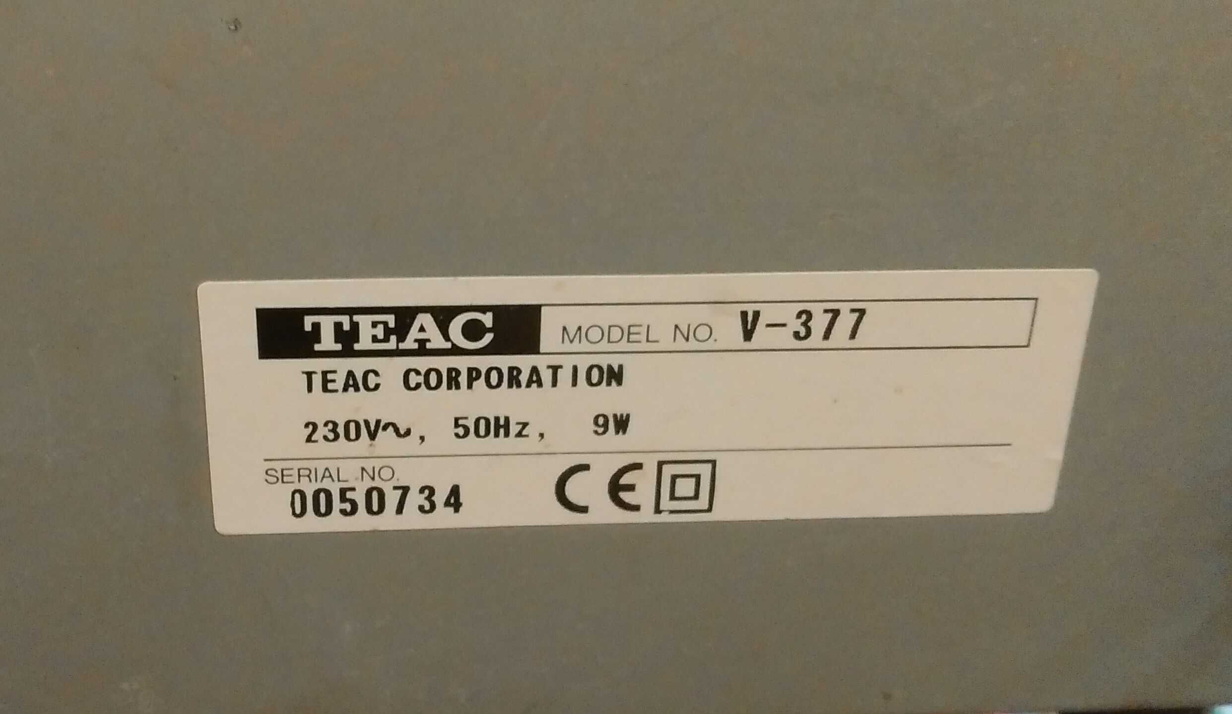 Винтажная кассетная дека Teac v-377