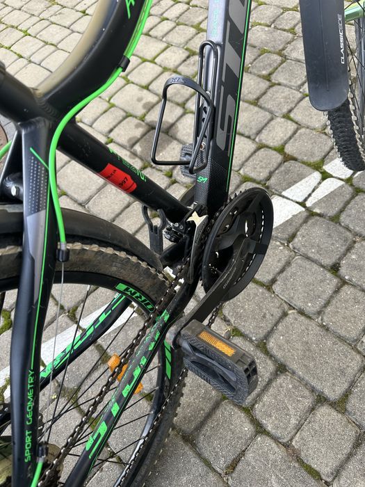 Sprzedam rower górski *Storm* w prawie nowym stanie.