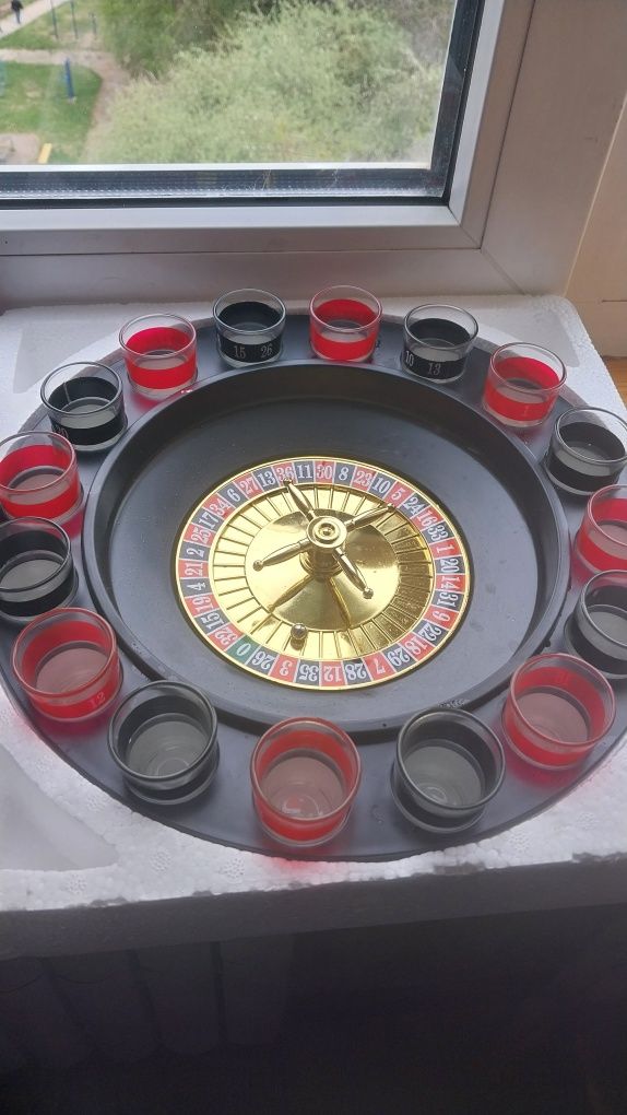 Продам настольную игру для взрослых "Пьяная Рулетка" Drinking Roulette