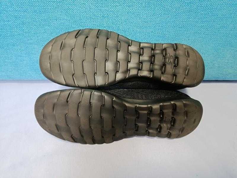 Жіночі сліпони Skechers goga mat у новому стані розмір 37/24 см