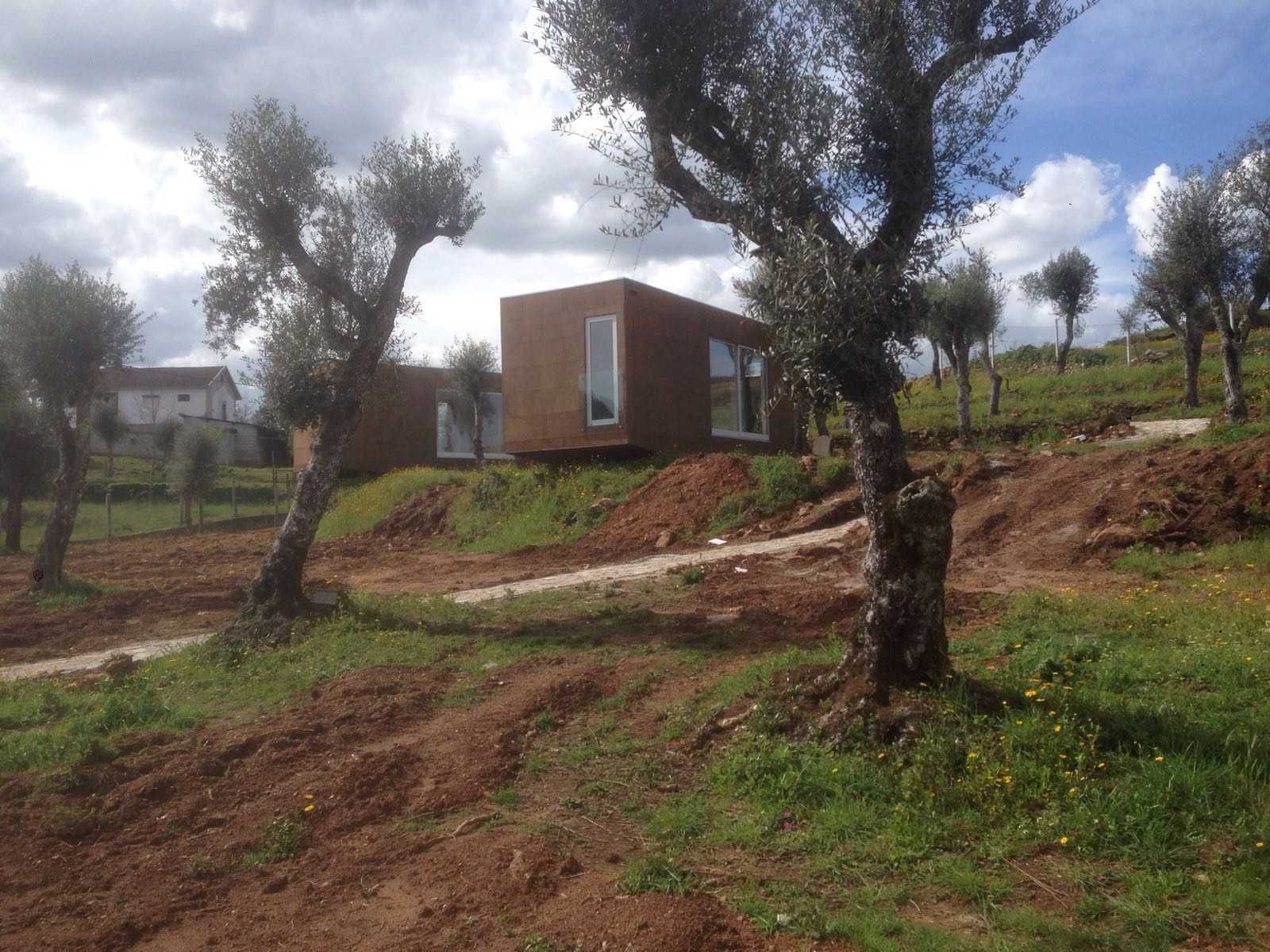 Moradias Modulares e tradicionais