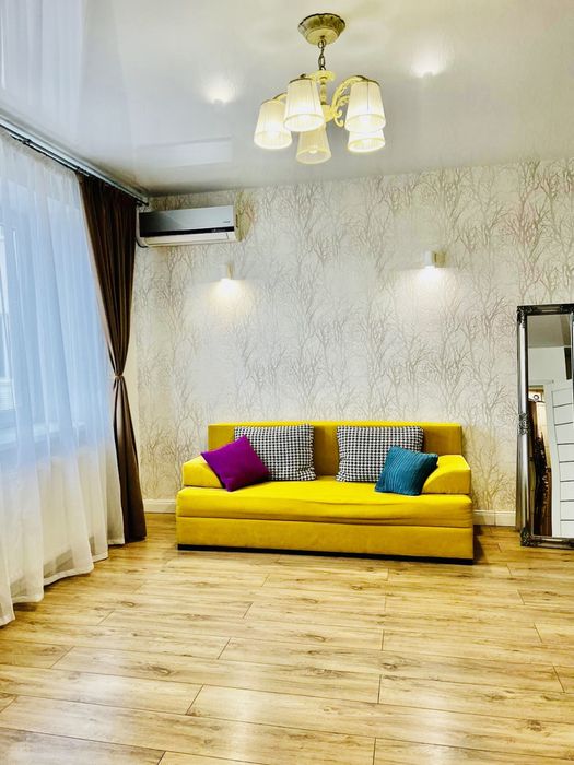 Подобово!Квартира в центрі міста.