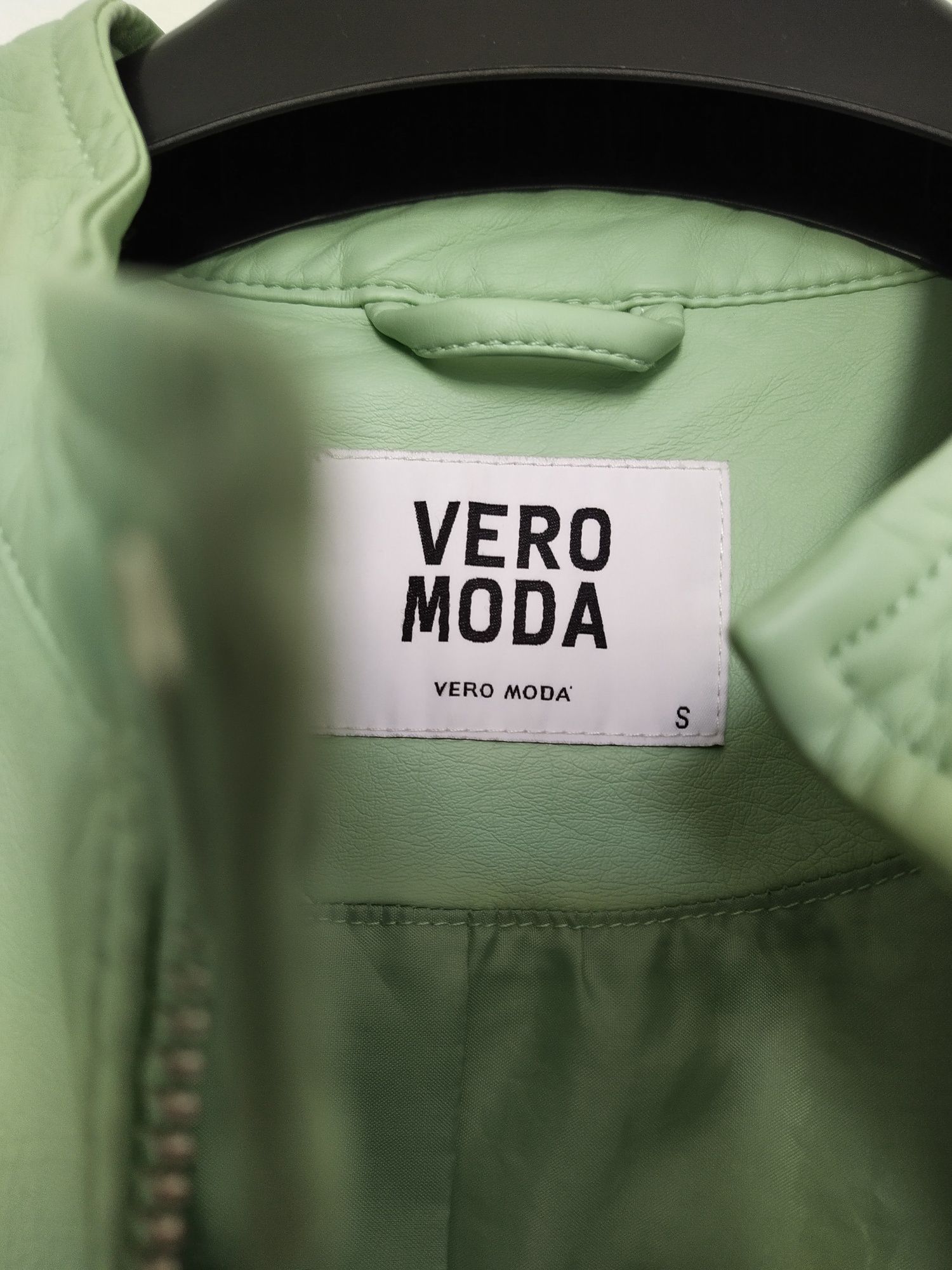 Kurtka skórzana VERO MODA, ramoneska, wiosenna, miętowa S 36
