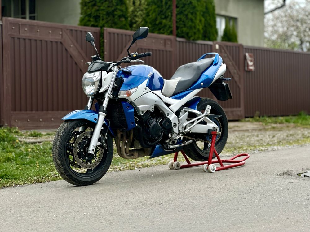 Suzuki gsr 600