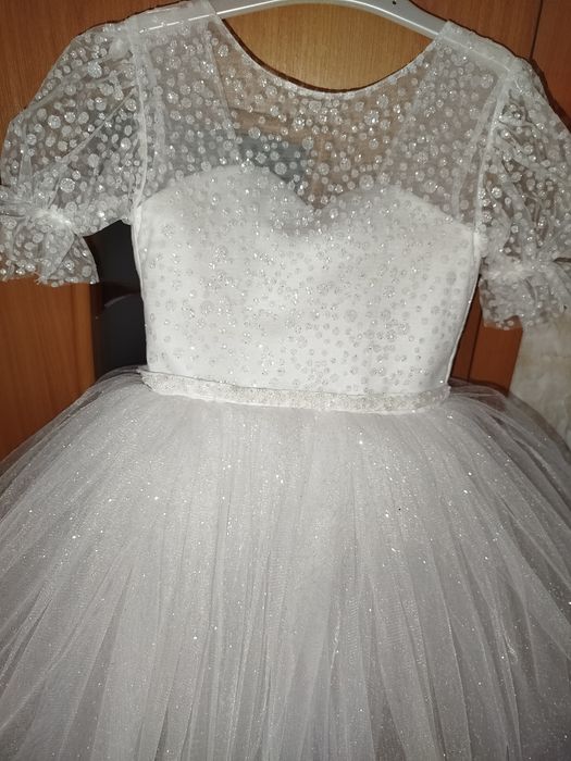 Святкова сукня для дівчинки 4- 6 років ( 104- 113)