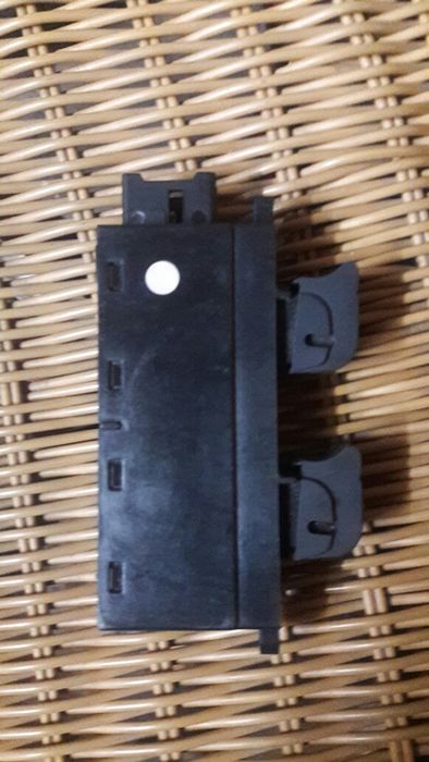 Продам кнопку стеклоподемника.