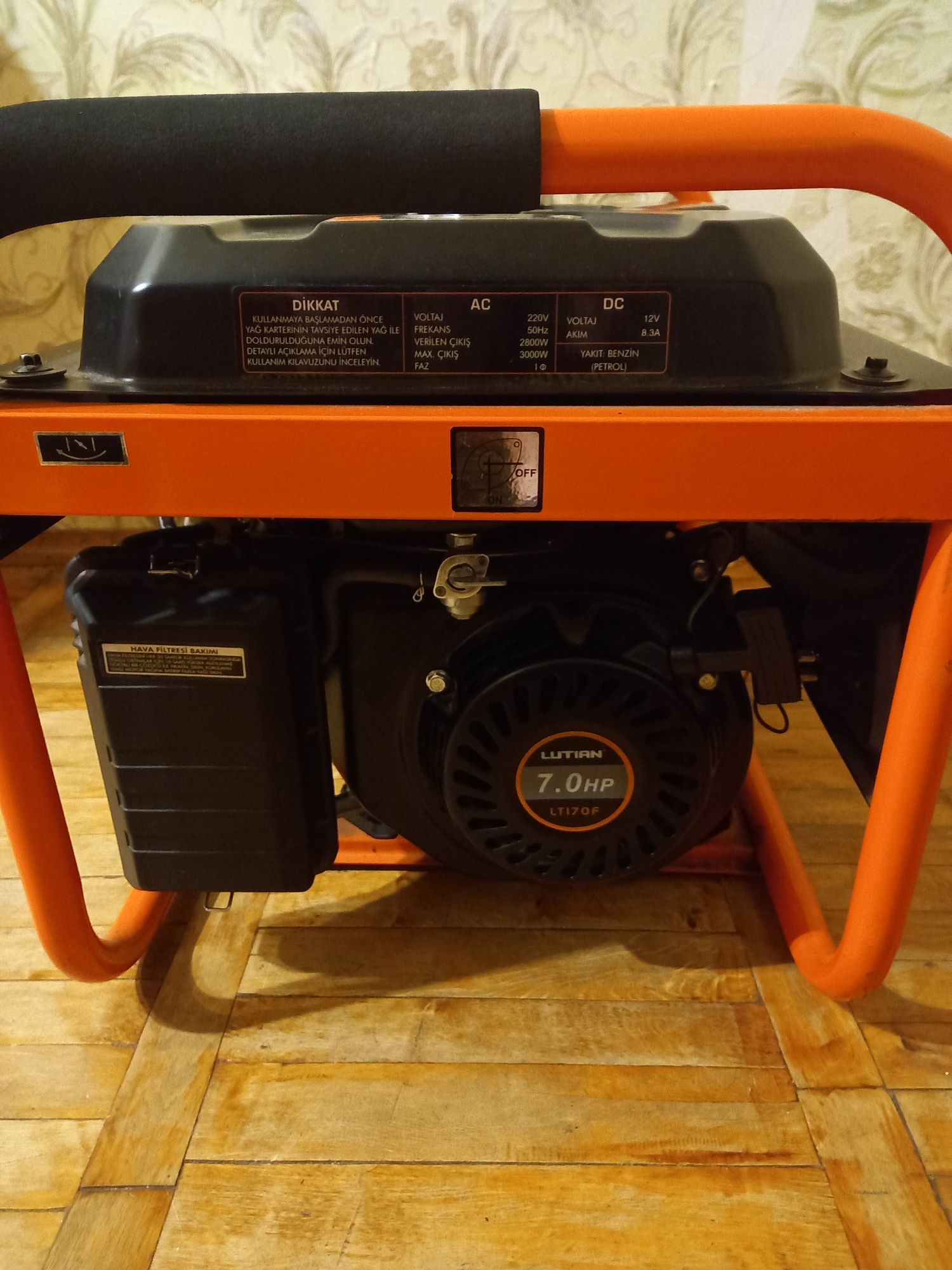 Продам б/у генератор Lutian LT3900N-4,однофаз 220v,50Hz,2.8KVA(3KV)15л