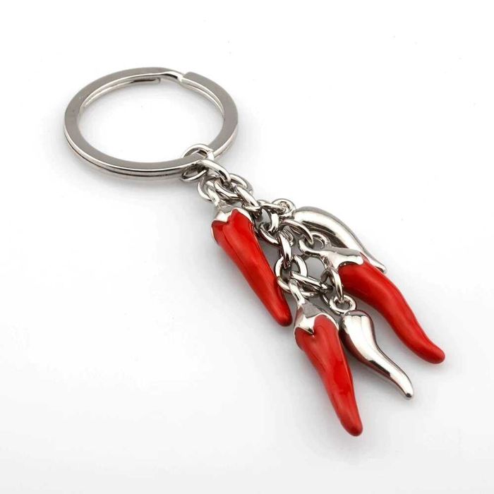 Брелок металлический "Перцы". Брелок для ключей с красным перцем