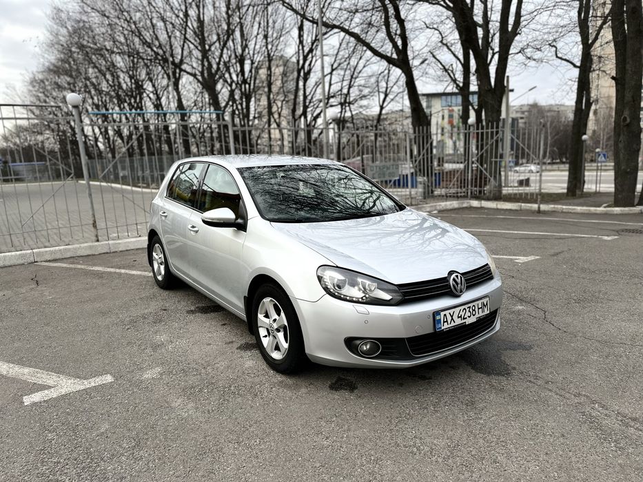 Продам автомобиль VW Golf 2011 официальный