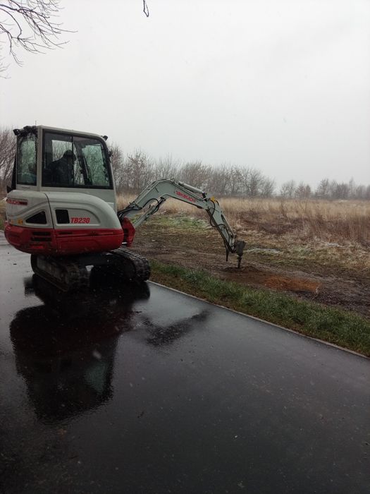 Usługi minikoparką wiertnica