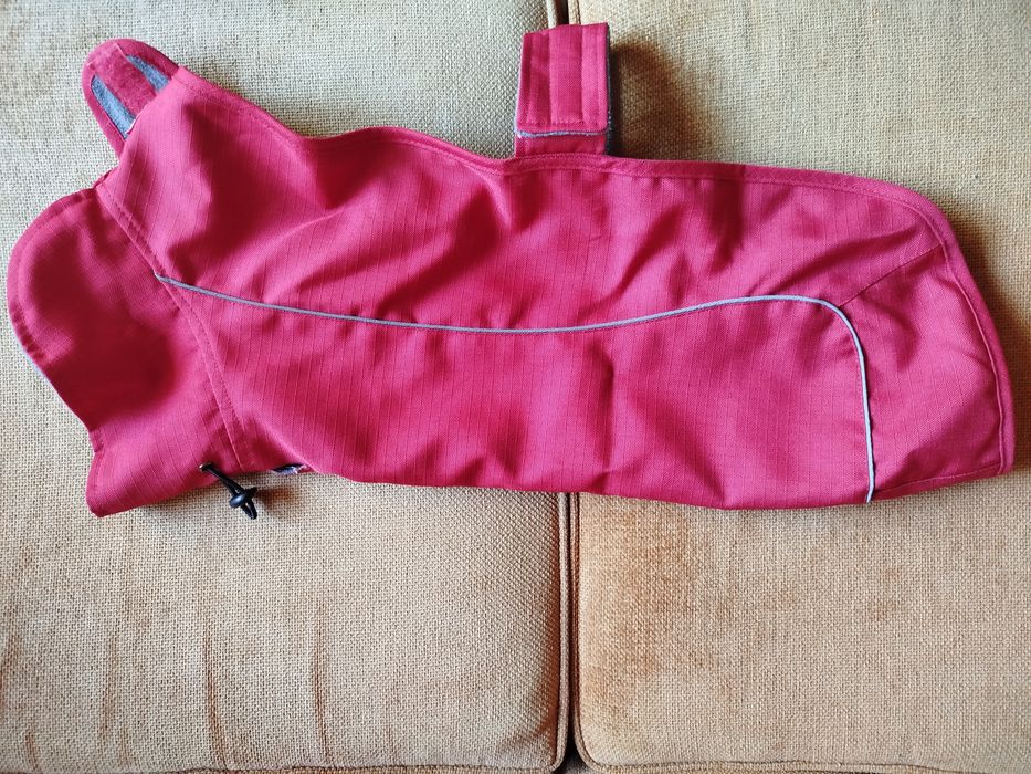 Capa impermeável forrada para cão