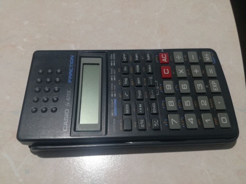 Калькулятор CASIO fx-82sx