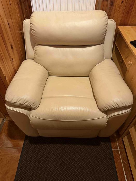 fotel z podnóżkiem /stan bardzo dobry/okazja cenowa/POLECAM