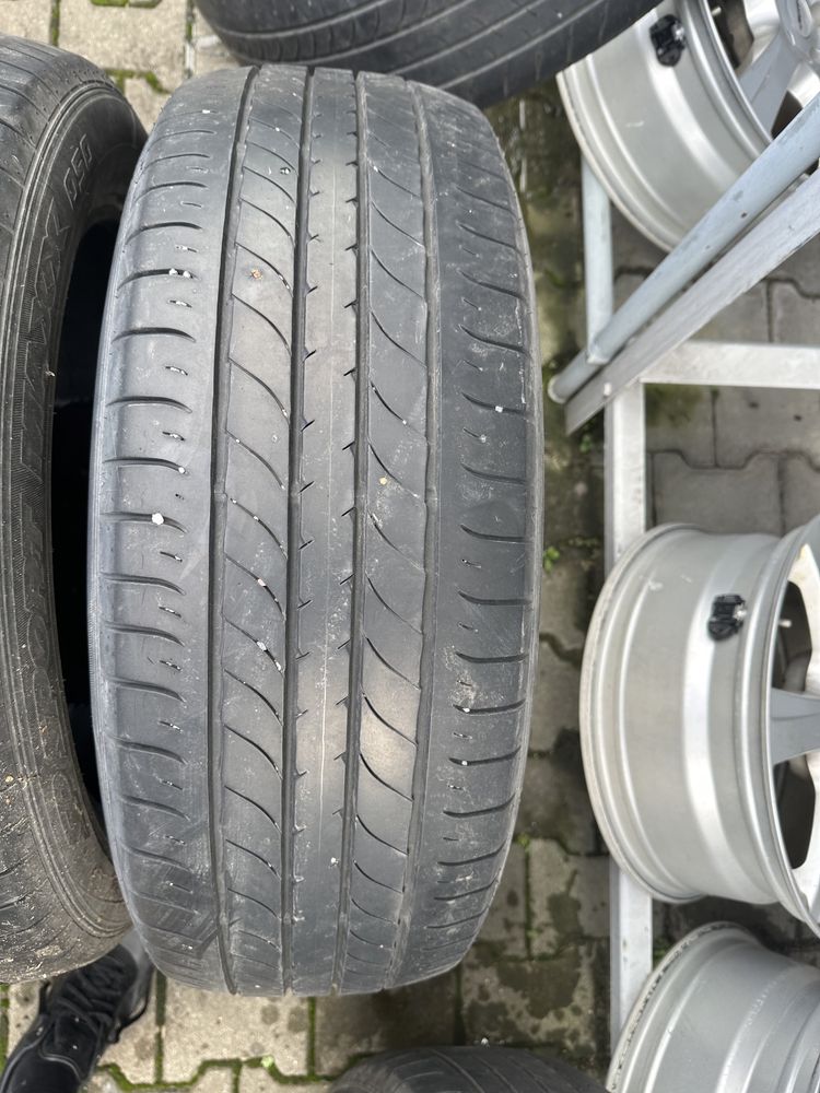 235/55/20 Dunlop