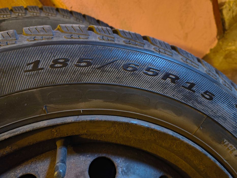 Opony zimowe z felgami  Dębica  Frigo  185/65/R15    88T