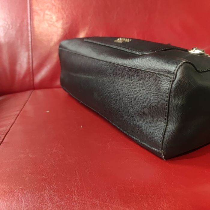 Сумка тоут від Guess