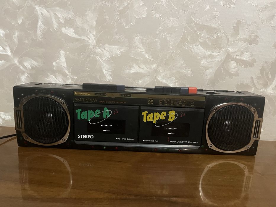 Магнитофон International