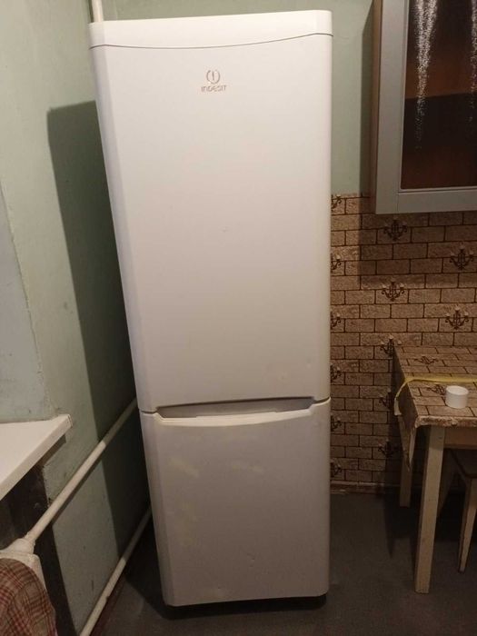 Холодильник Індезіт б/у