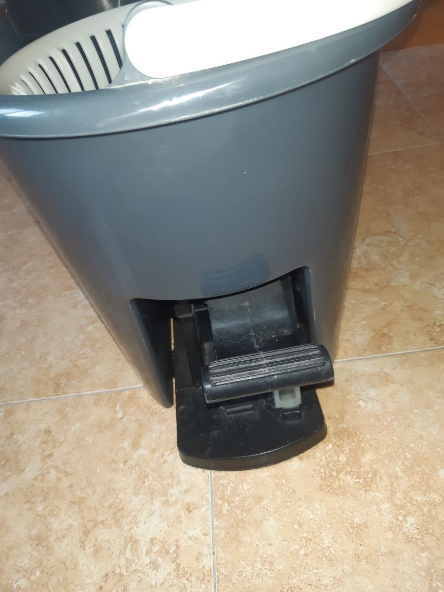 Balde de centrifugação e recarga de esfregona
