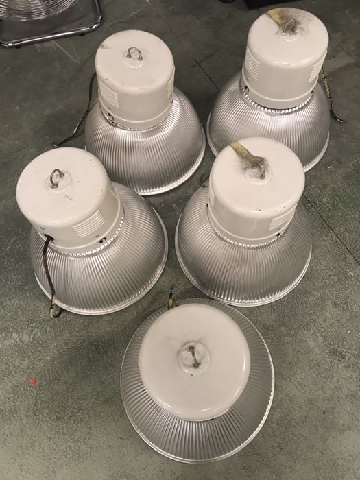 Iluminárias de armazém