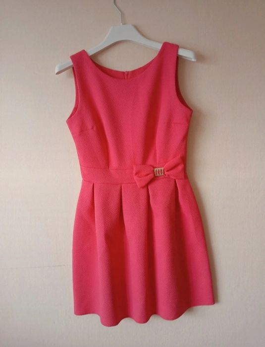 Elegancka sukienka pikowana
