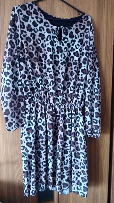 Sukienka w panterkę