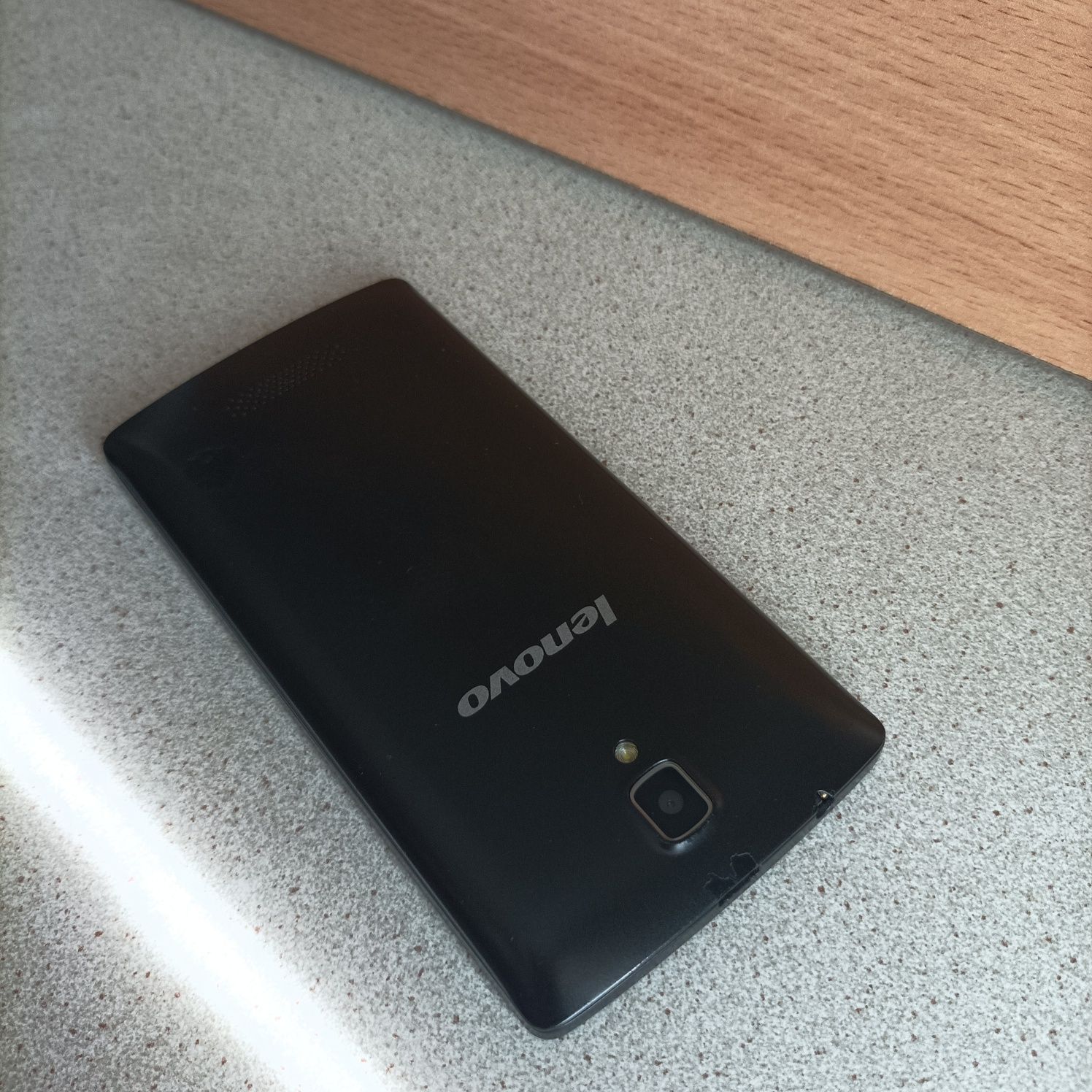 Телефон Lenovo A2010a