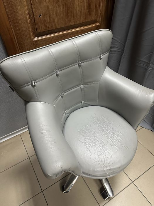Продам кресло для клиента
