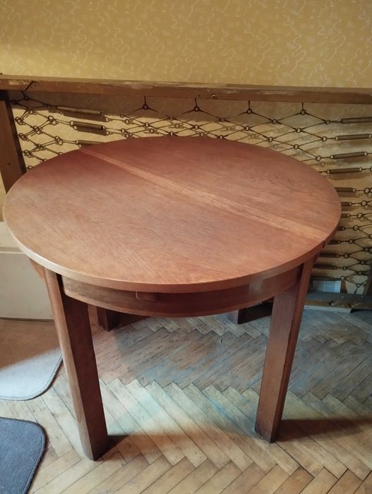 Stolik okrągły, rozkładany. Lata 50-te.