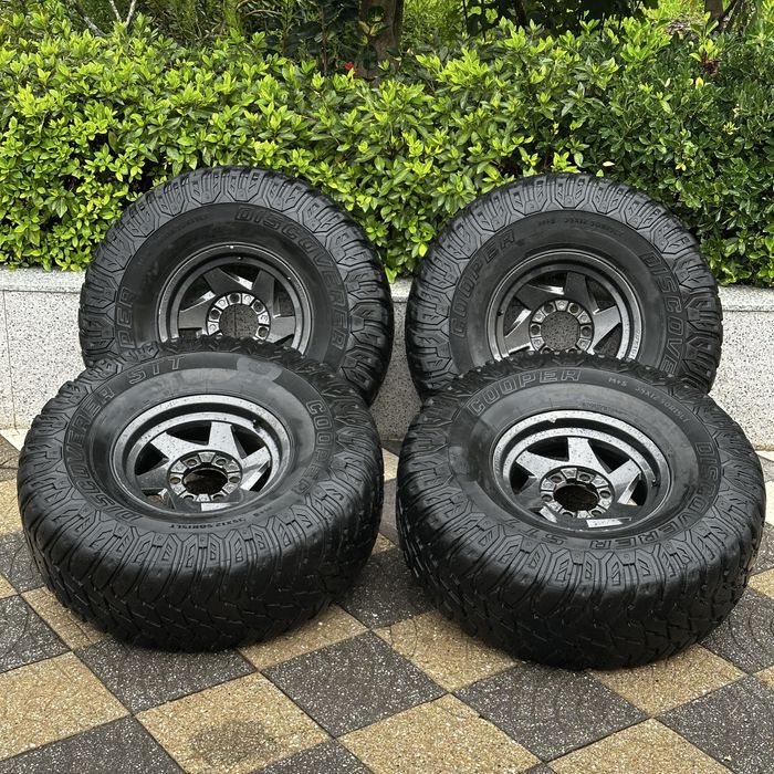 Conjunto Jantes + Pneus Cooper 35