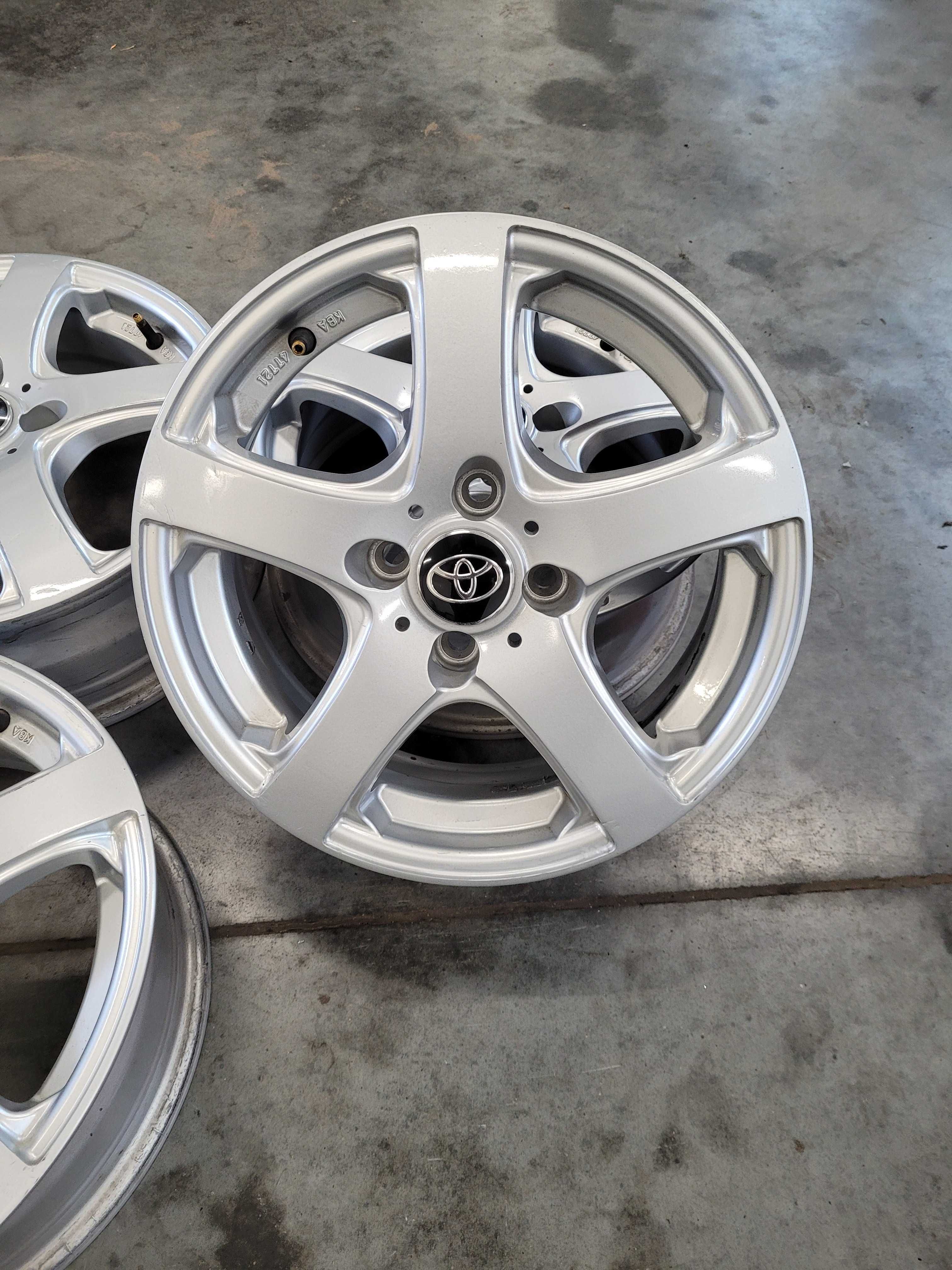 Felgi aluminiowe r 15 toyota 4 x 100