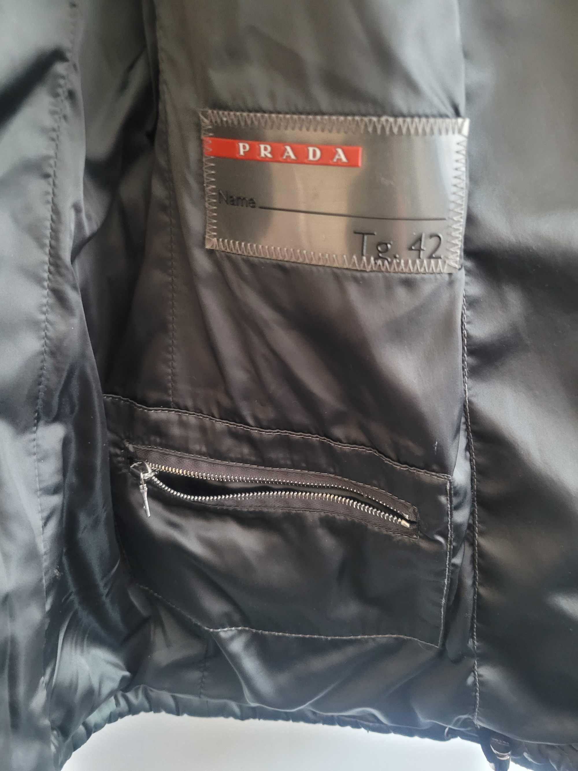 Super ultra lekka  elegancka cienka kurtka z kapturem Prada