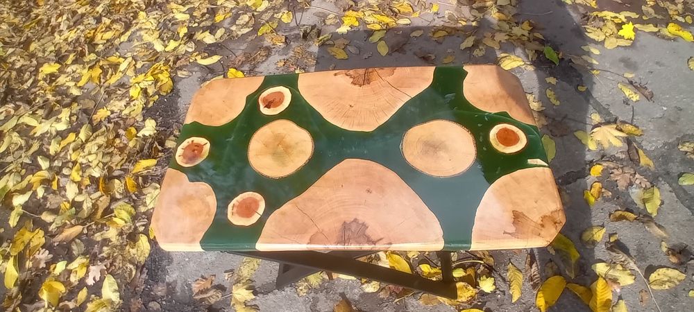 Stół z żywicy led zielony