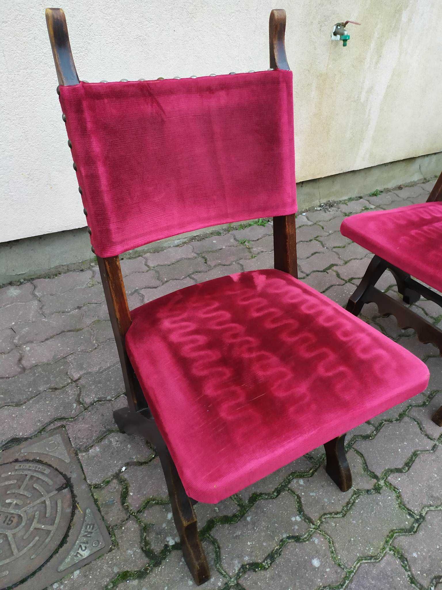 Krzesła wykonywane i zdobione ręcznie