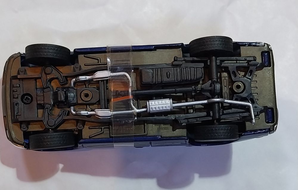 Miniatura em escala 1/43 Chevrolet Tahoe