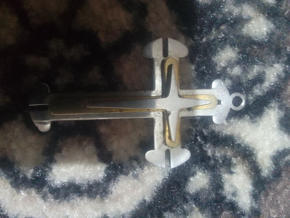Продам серебряний хрестик