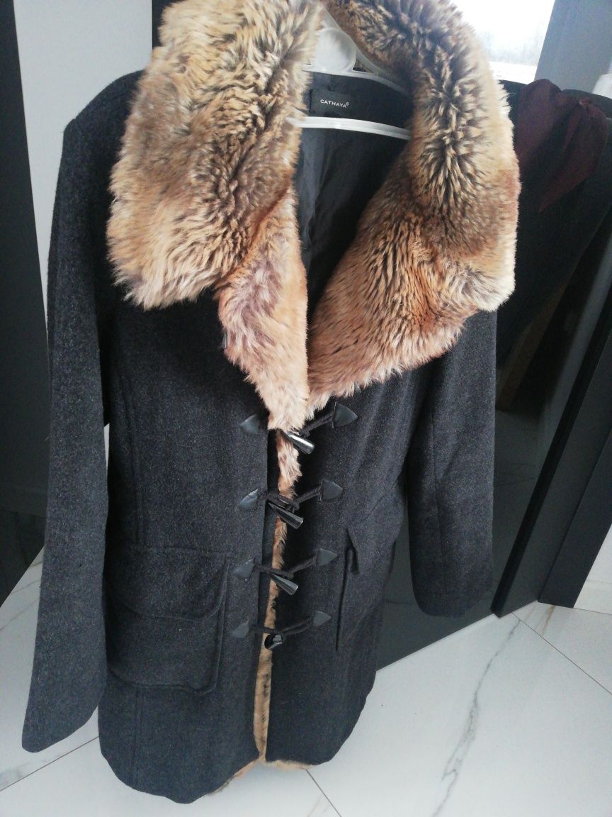 Płaszcz kurtka Cathaya z futerkiem rozmiar L