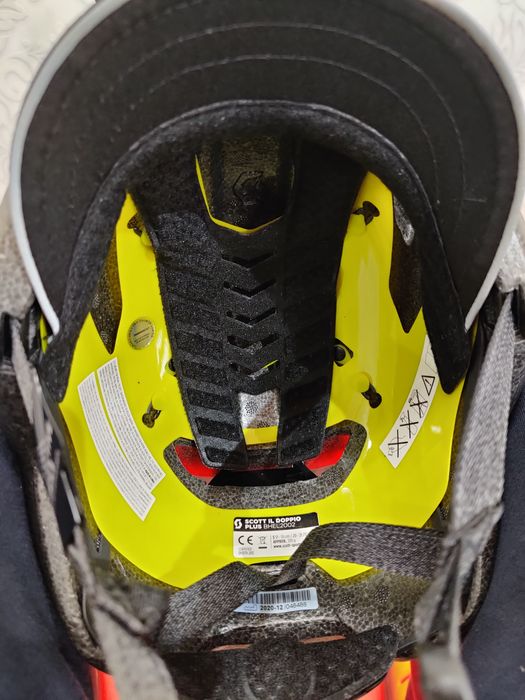 Kask uniwersalny Scott doppio z lampką LED rozmiar S mips