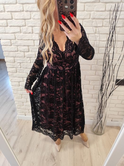 Czarna koronkowa sukienka midi M
